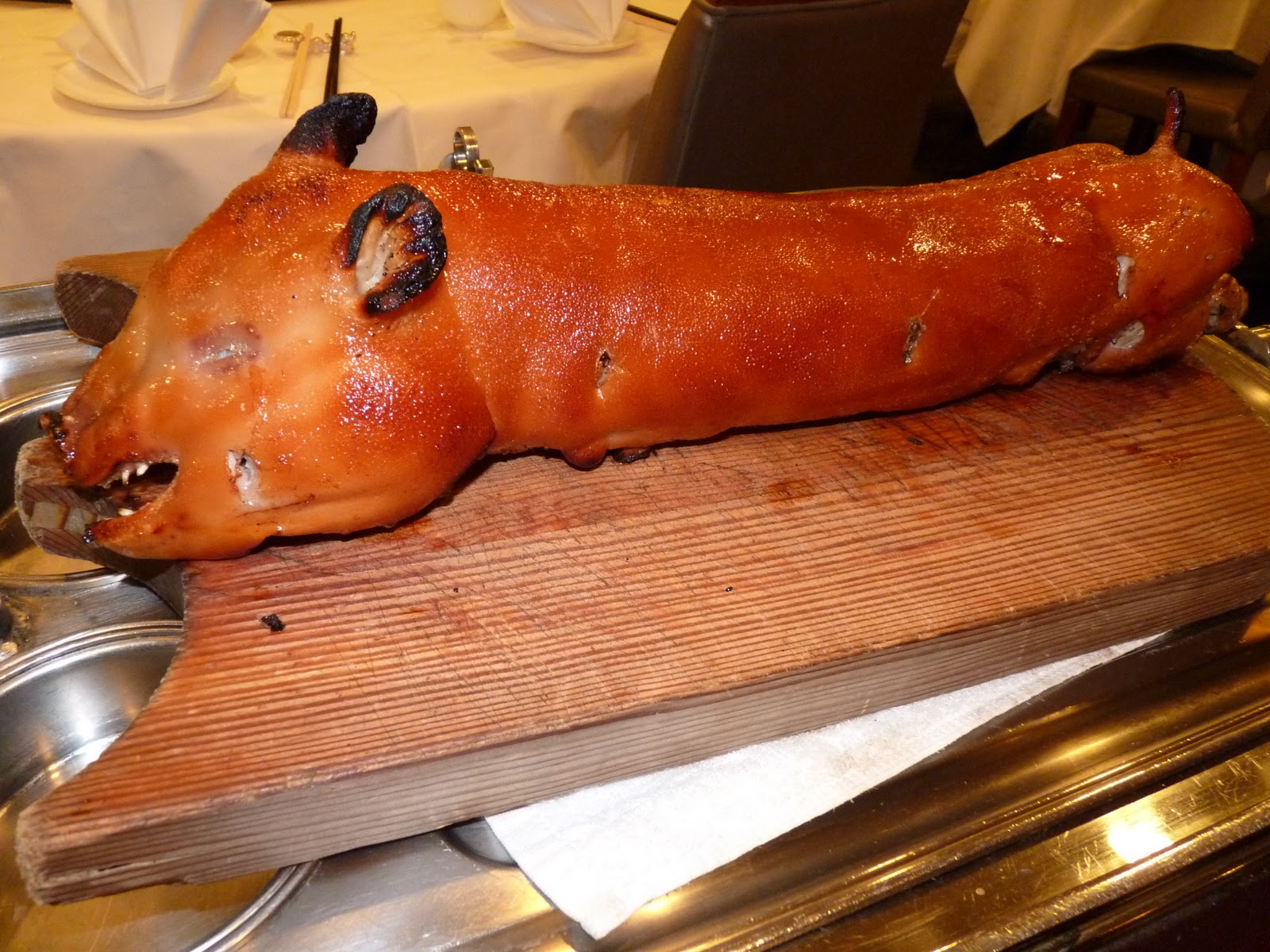 Heo quay Hog Roast tại Quận 9