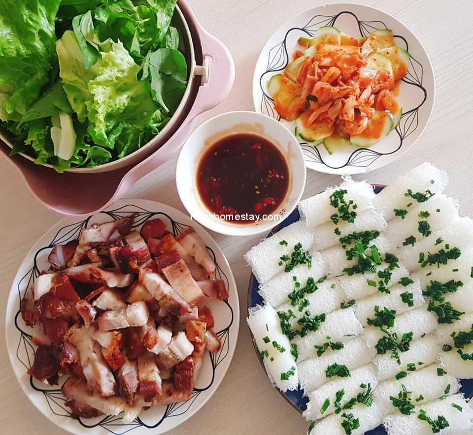 20 Địa chỉ bán heo quay - Tiệm bánh hỏi heo quay ngon nhất Sài Gòn TPHCM