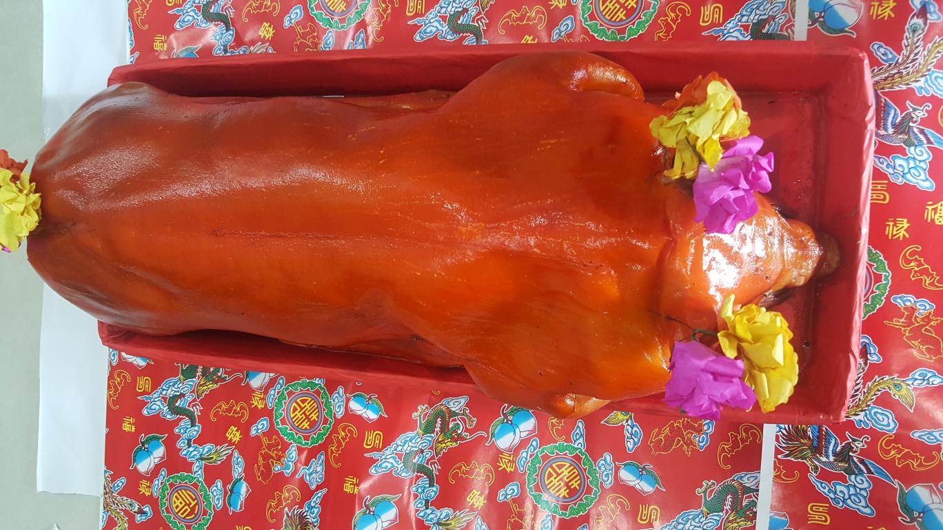 Nước chấm của heo quay tại Quận 7